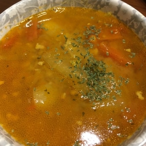 丸ごと玉ねぎのスープ★ トマトカレー風味♪
